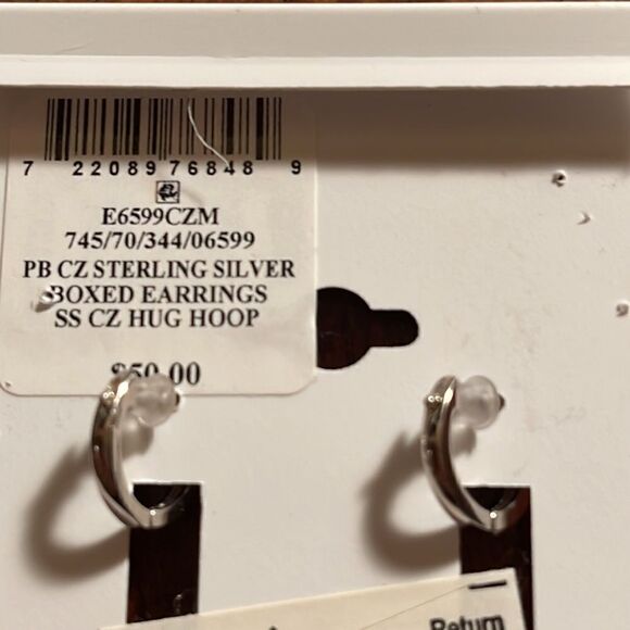 NWT GIANI BERNINI Small CZ Huggie Hoop Earrings in Sterling Silver, 0.5" - Picture 4 of 5